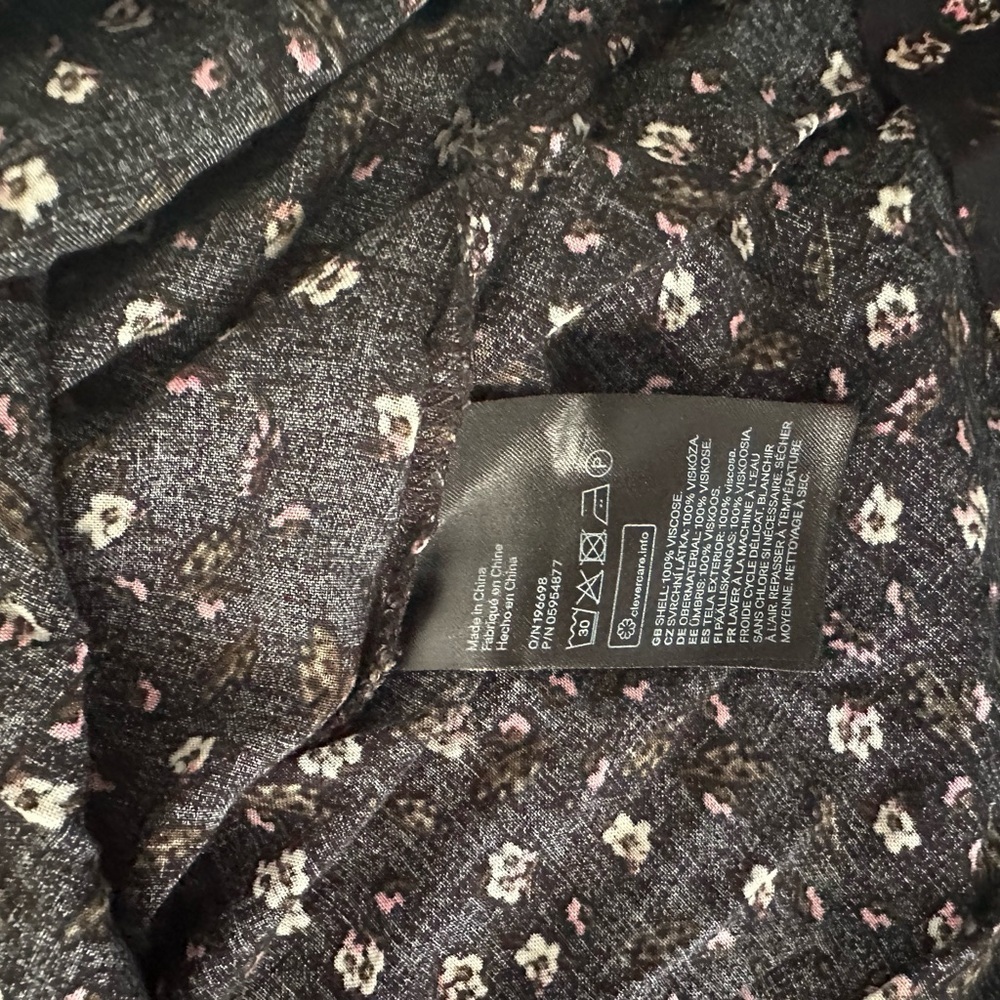 H&M bundle of Floral Black Dress and black dress like new - Picture 4 of 10